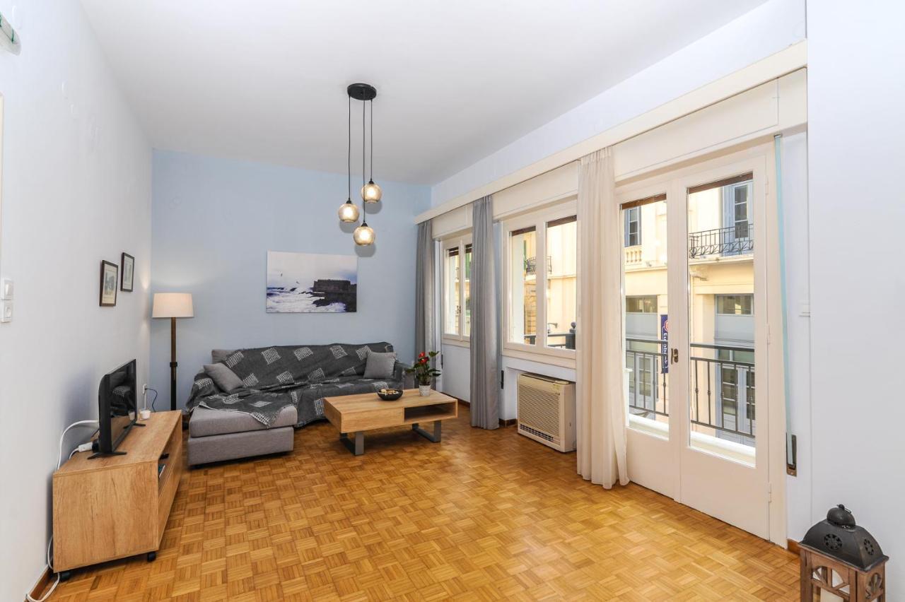 The Elegant. Spacious City Center Apartment. Ираклио Екстериор снимка