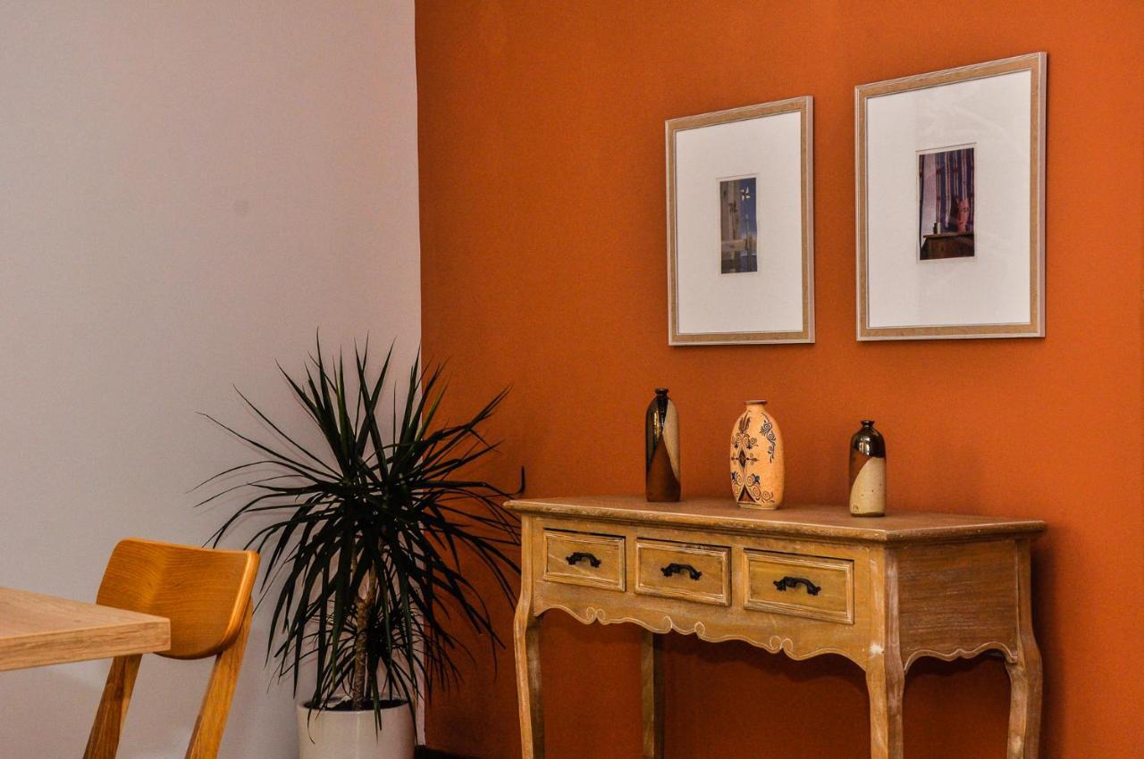 The Elegant. Spacious City Center Apartment. Ираклио Екстериор снимка