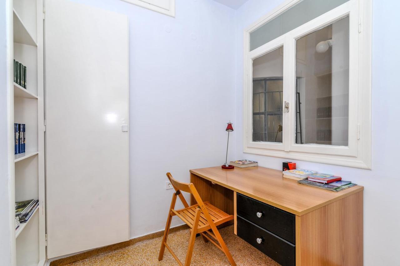 The Elegant. Spacious City Center Apartment. Ираклио Екстериор снимка