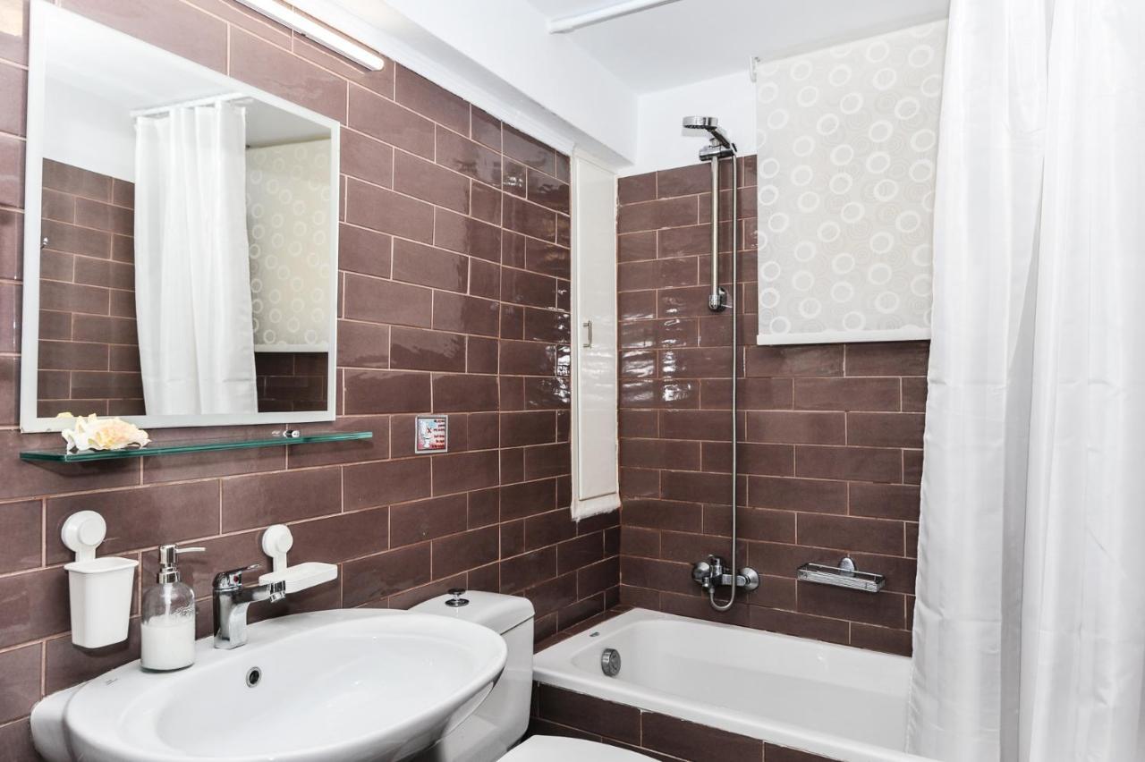 The Elegant. Spacious City Center Apartment. Ираклио Екстериор снимка