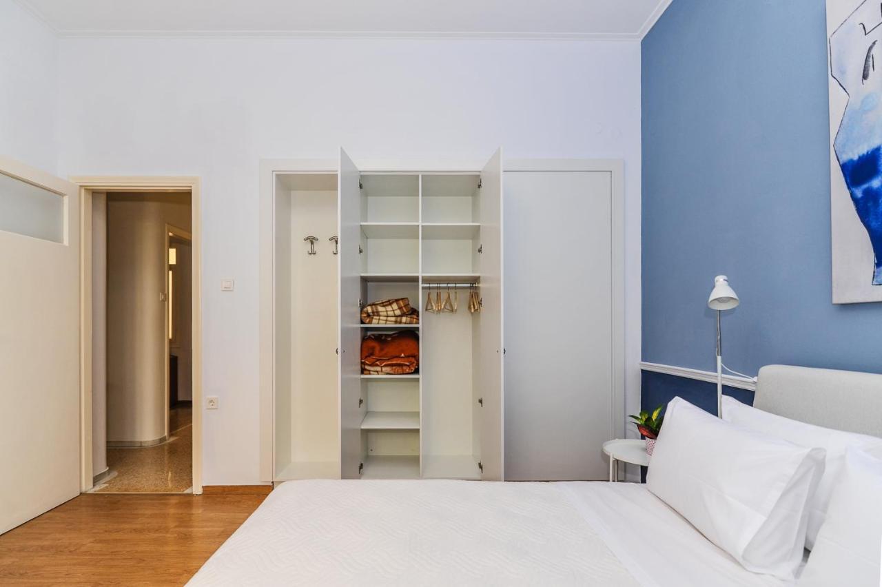 The Elegant. Spacious City Center Apartment. Ираклио Екстериор снимка